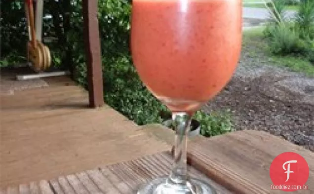 Smoothie de repolho, pêssego e cenoura
