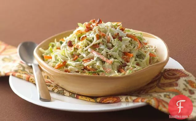 Salada de repolho em estilo rancho com Bacon