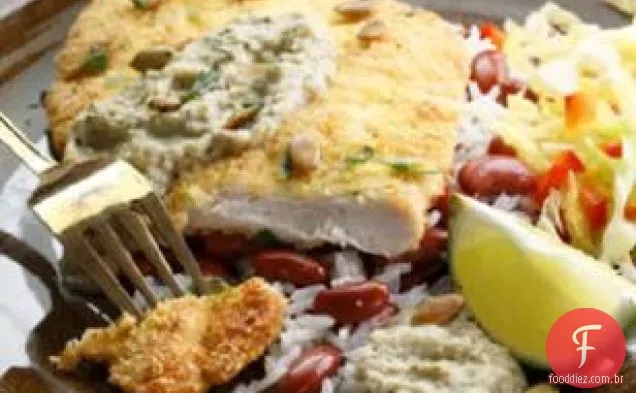 Frango com crosta de fubá com molho Pepian