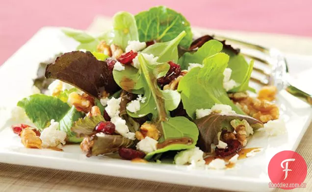 Salada de Cranberry e Feta com vinagrete Dijon