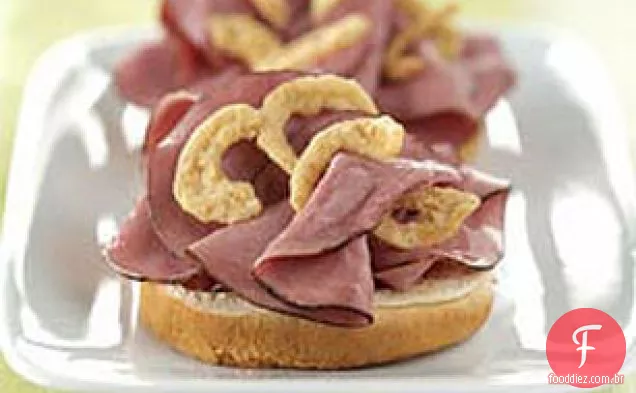 Sanduíches De Carne Quente De Rosto Aberto