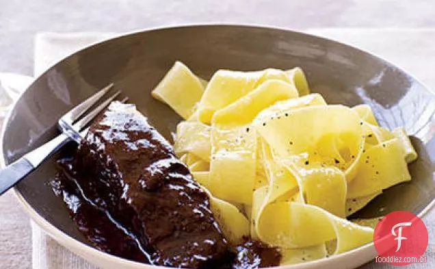 Ziti com carne de porco e Escarole em molho cremoso de tomilho