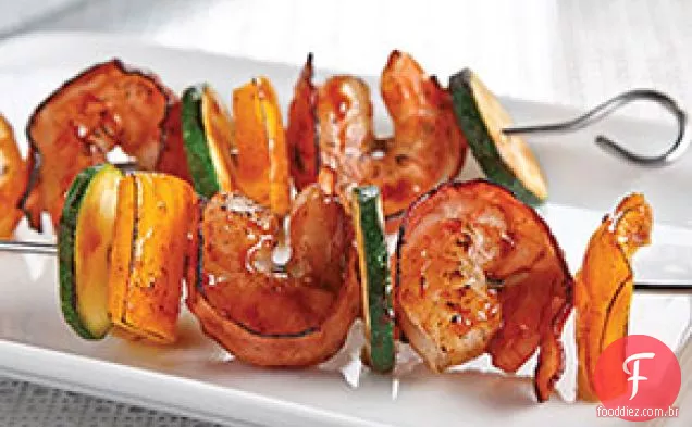 Churrasco embrulhado em Bacon-Kabobs de camarão