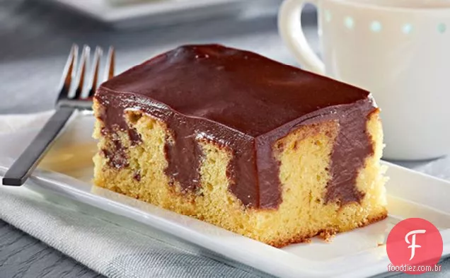 Pudim Poke Cake