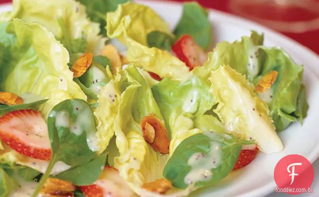 Salada Festiva De Morango E Nozes