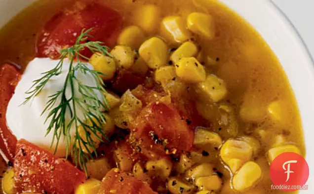 Sopa fresca de milho e tomate