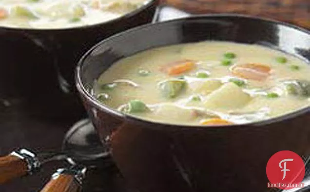 Sopa de legumes e queijo