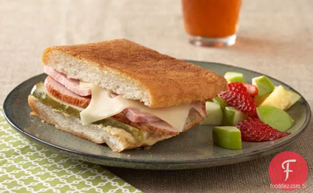 Sanduíches De Presunto E Peru Em Estilo Cubano
