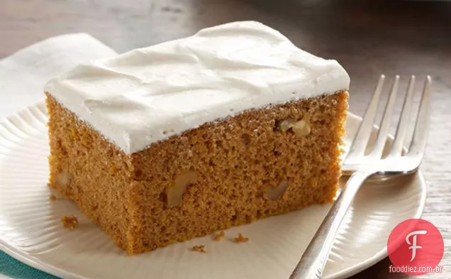 Bolo de especiarias de abóbora com cobertura de açúcar mascavo
