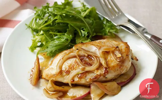 Frango Com Maçã Assada Em Bordo