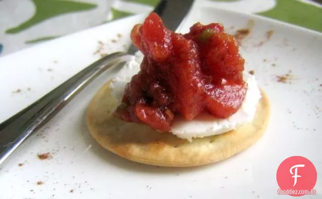 Tomates com cravos de canela