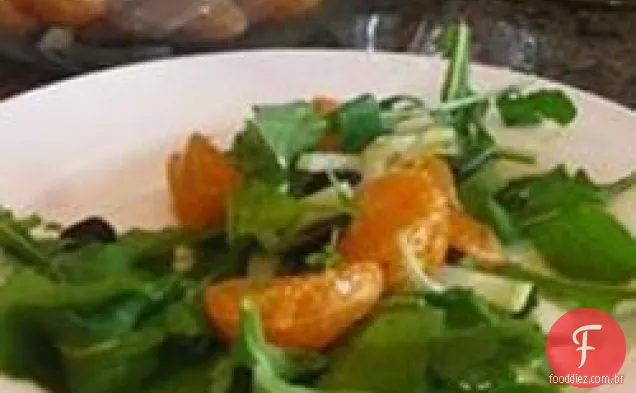 Salada de rúcula com vinagrete cítrico