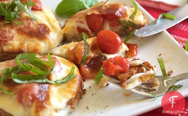 Mussarela, Manjericão, Tomate Queijo Grelhado Bruschetta