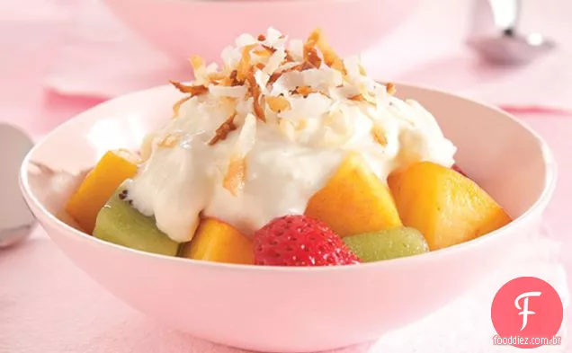 Sobremesa De Frutas Da Montanha Rochosa Coberta De Neve