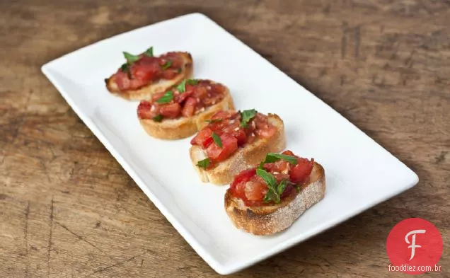 Bruschetta De Tomate Fresco Com Receita De Manjericão