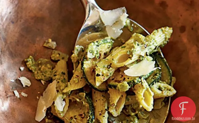 Penne com abobrinha-molho de parmesão
