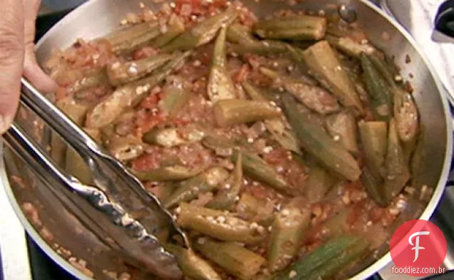 Quiabo e tomates
