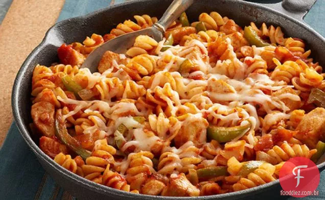 Frango ' n pimentas macarrão frigideira para dois