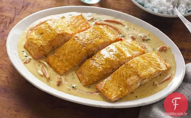 Salmão Com Caril De Coco