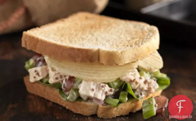 Batata Frita Crocante-Sanduíche De Salada De Frango