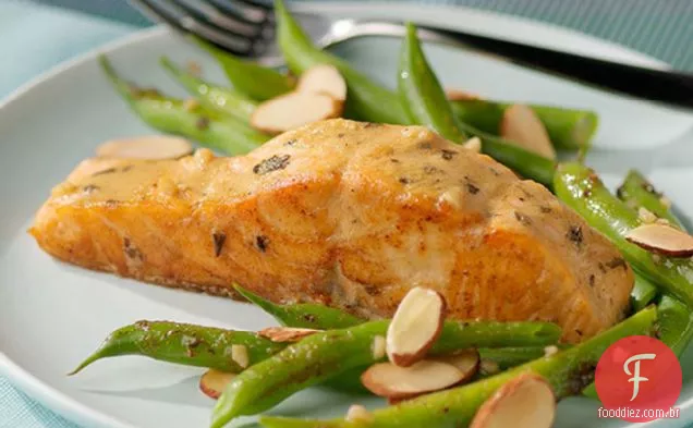 Salmão balsâmico com feijão verde Amandina