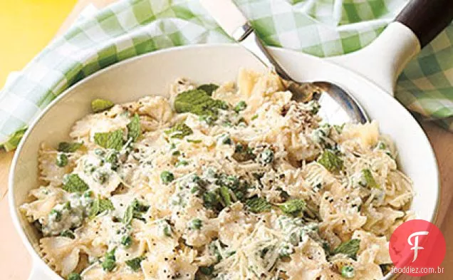 Farfalle com ricota, hortelã e ervilhas