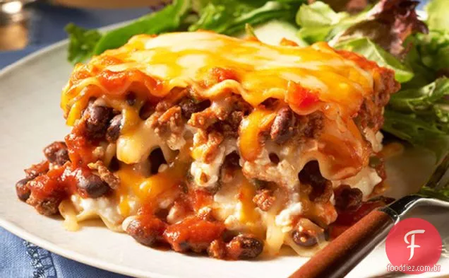 Lasanha De Chili E Queijo À Frente