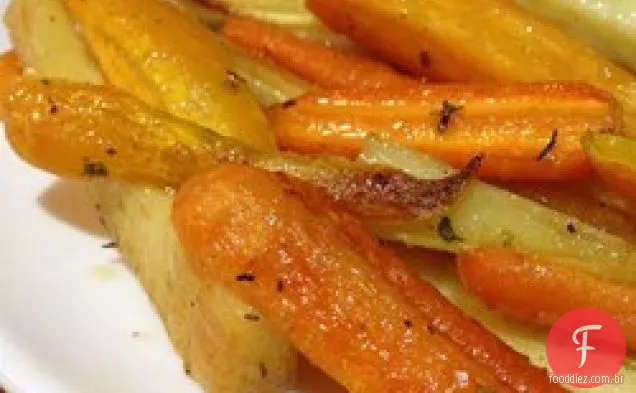 Batata-Doce assada e legumes com tomilho e xarope de bordo