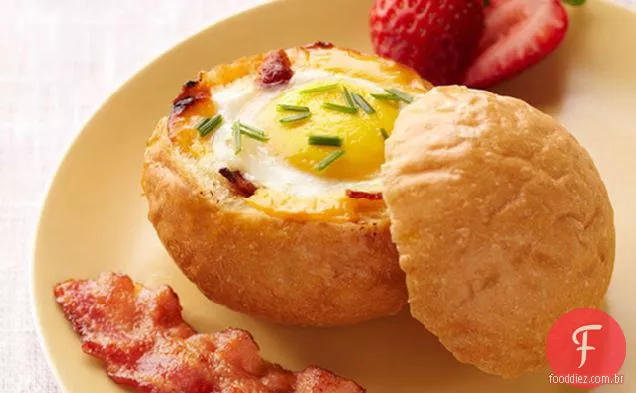 Ovo de queijo em uma tigela