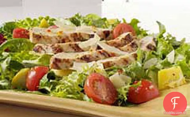 Frango grelhado e salada de parmesão