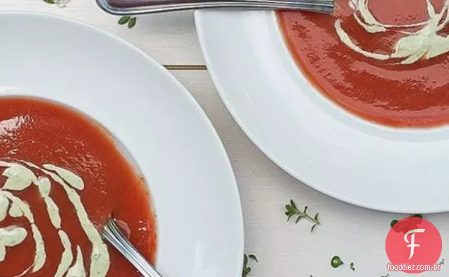 Sopa De Tomate Gelada Com Creme Chicoteado Deusa Verde