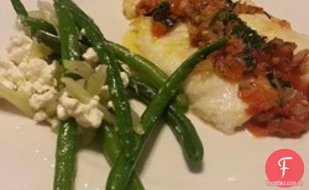 Feijão verde fresco, erva-doce e queijo Feta