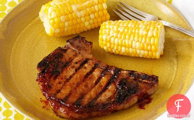 Costeletas de porco clássicas para churrasco