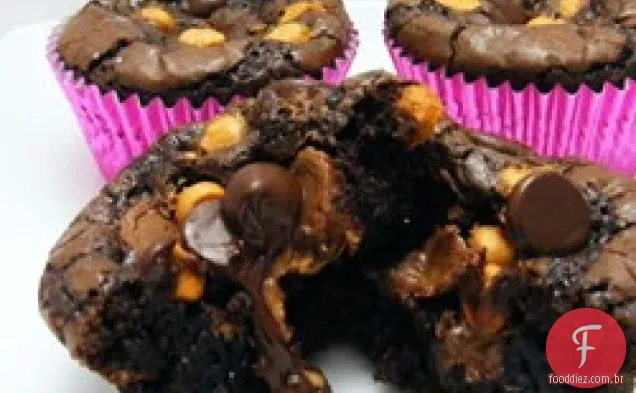 Brownies Do Copo Da Manteiga De Amendoim