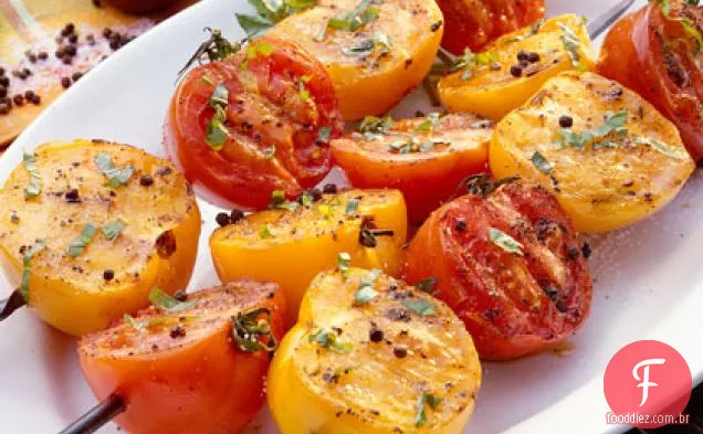 Tomates grelhados com vinagrete de manjericão