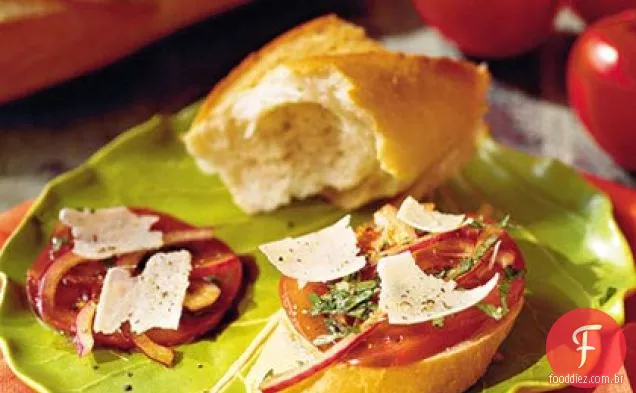 Tomates marinados com manjericão e vinagre balsâmico