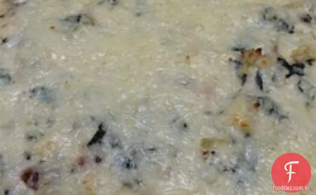 Espinafre quente e molho de alcachofra
