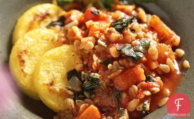 Minestrone Ragout Sobre Polenta