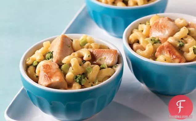 Macarrão De Frango E Brócolis Com Queijo