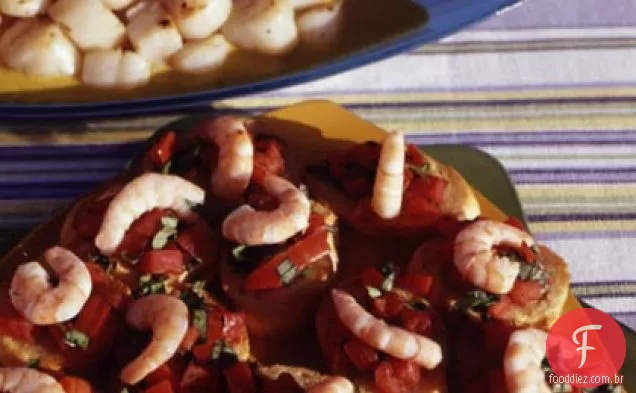 Camarão Bruschetta com tomate e manjericão