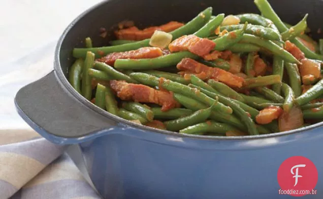Feijão verde picante com Bacon e tomate