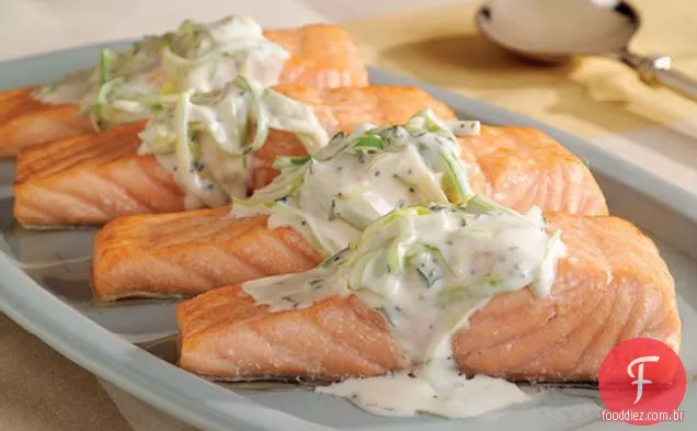 Salmão com molho de Creme De Alho-Poró