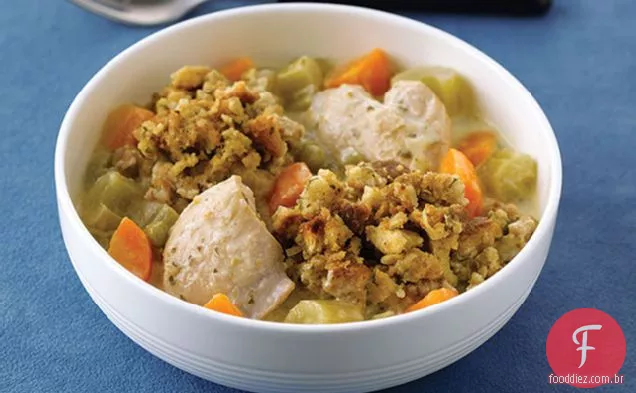 Frango E Bolinhos Cozidos Lentamente