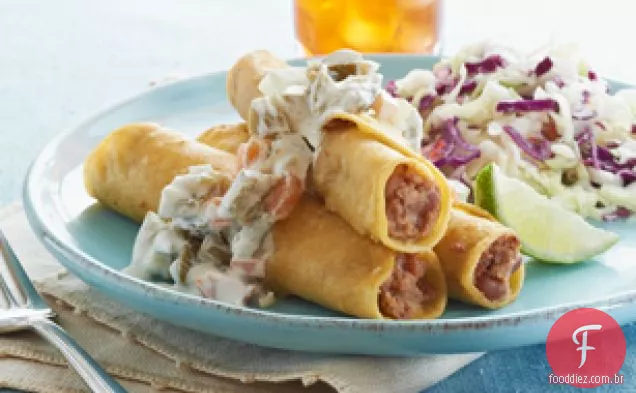 Taquitos com molho Jalapeño Cremoso