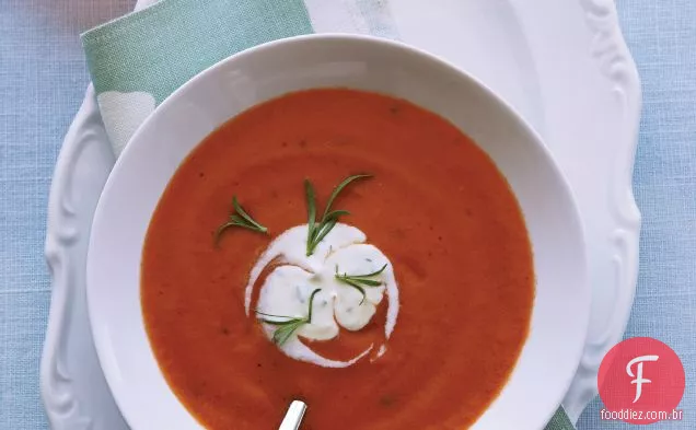 Sopa de tomate gelada com estragão Crème Fraîche
