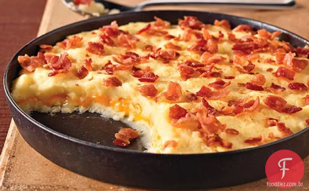 Caçarola De Batata Amassada Com Cheddar