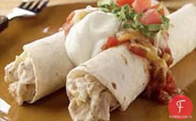 Enchiladas de frango e creme azedo