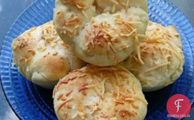 Rolos De Jantar Com Crosta De Parmesão