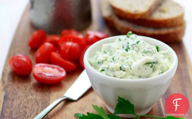 Herbed Ricotta E Tomate Crostini