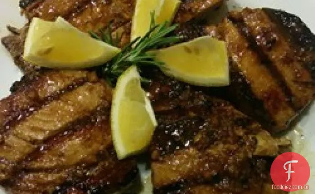 Atum albacora grelhado com marinada